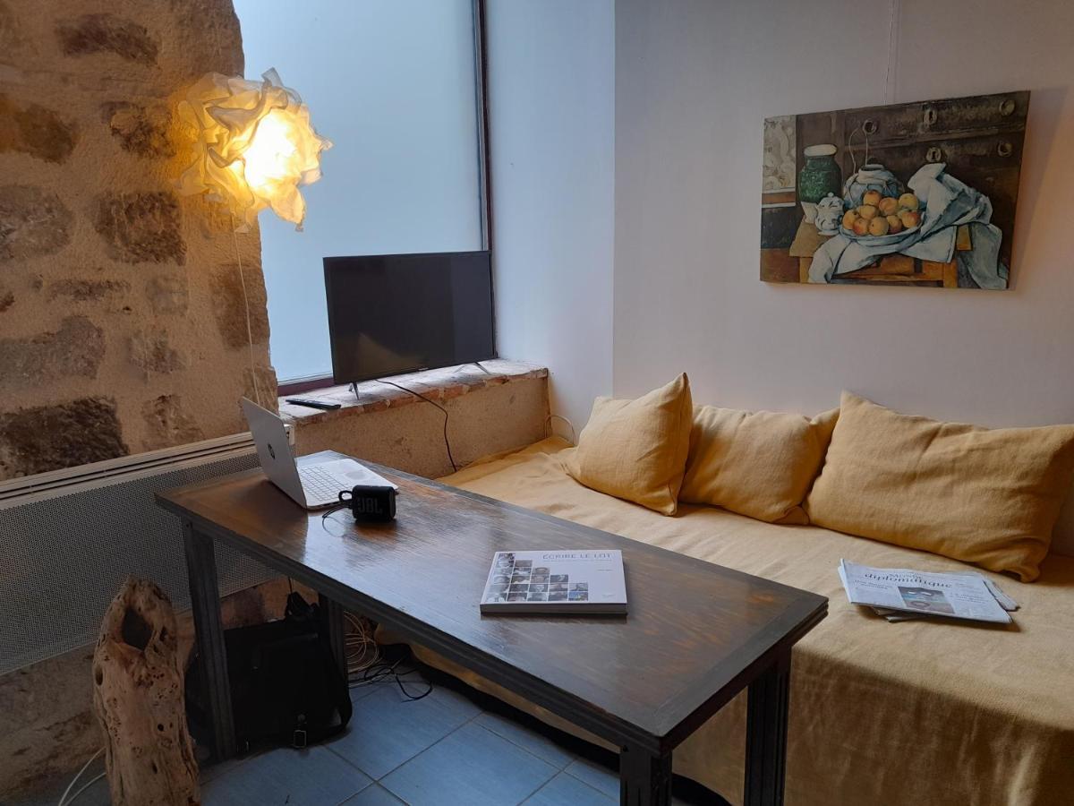 Consulat Apartment *